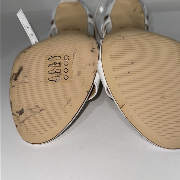 Michael Kors White Women's Sandals - Picture 9 of 9